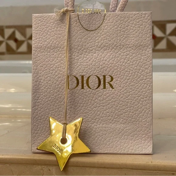 Dior Charm Bracelet 7.75” SilverTone Toggle Clasp Beauty Bundle Mini Addict Lip - Picture 14 of 14